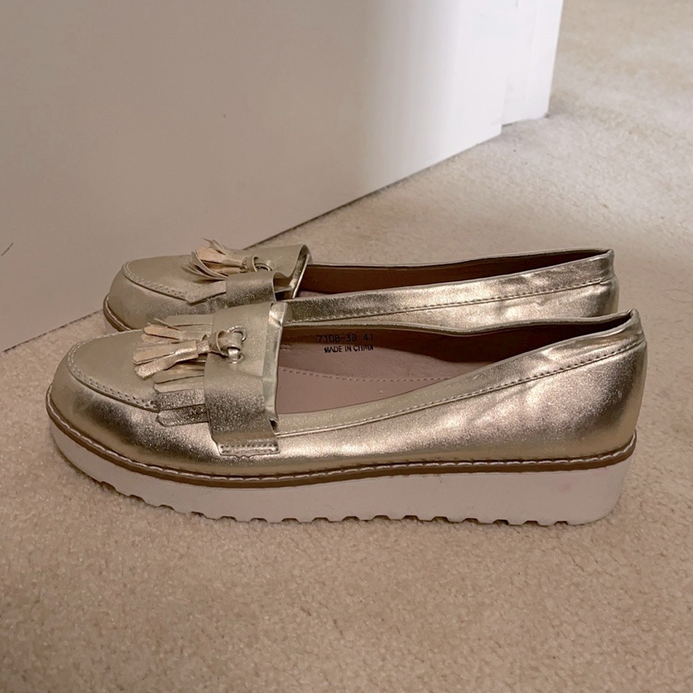Gold closed tow espadrilles